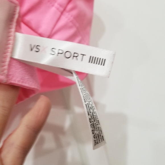 VICTORIA'S SECRET SPORTS BRA - Picture 3 of 3